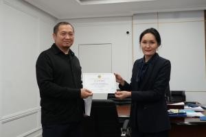 Chair of the Board of the Center Presented Letters of Appreciation on Behalf of the Chief of Staff of the Senate of the Parliament of the Republic of Kazakhstan, Maxim Spotkay