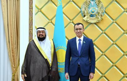 Maulen Ashimbayev met with a representative of the Muslim World League