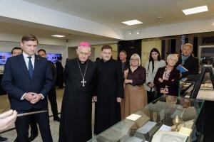«Әлемнің діни дәстүрлерінің баға жетпес қазыналары» көрмесі