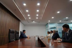 Состоялась встреча Председателя Правления Центра Б. Сарсенбаева с Послом Индии в Казахстане Т.В. Нагендра Прасадом
