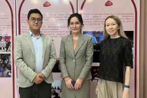 Орталықтың басқарма төрайымының Халықаралық Баhаи қауымдастығы өкілдерімен кездесуі