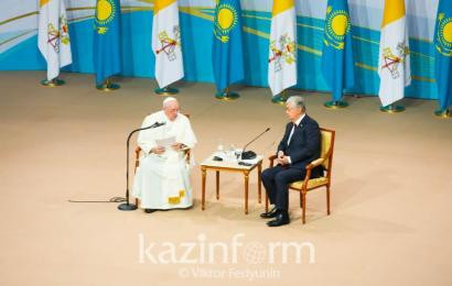 Домбра является ритмом памяти всей страны - Папа Римский о Казахстане