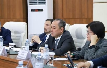 «Бір ел - бір мүдде»: Экстремизмнің алдын алу туралы парламенттік пікірталас