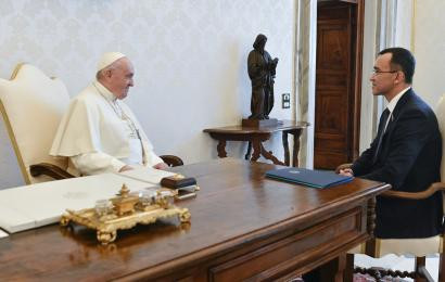 Мәулен Әшімбаев Рим Папасы Францискпен кездесті