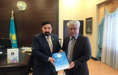 The Chairman of the Board of the N. Nazarbayev Center Bulat Sarsenbayev met with the director of the National Museum of the Republic of Kazakhstan Arystanbek Mukhamediuly