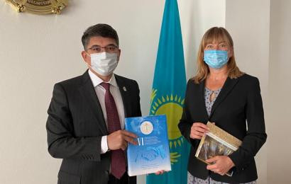 Chairman of the Board of the Center A. Abibullayev with representatives of religious associations of Kazakhstan and international organizations