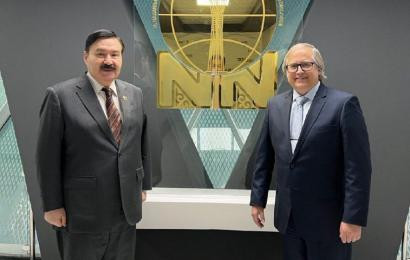 Chairman of the Board of the N. Nazarbayev Center Bulat Sarsenbayev met with the Ambassador of Israel to Kazakhstan Edwin Yabo Glusman