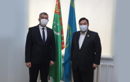 Н.Назарбаев орталығының Басқарма Төрағасы Болат Сәрсенбаев Түрікменстанның Қазақстан Республикасындағы Төтенше және Өкілетті Елшісі Батыр Реджеповпен кездесті