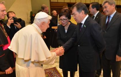 Chairman of the Senate in Vatican, Meets Pope Benedict XVI